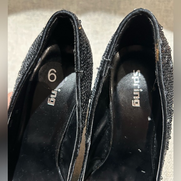 Black and Silver Sequined Heels • size 6 - Picture 6 of 6
